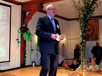 2 neu  Rektor Karl-Heinz Bennat begrüßt die Lernanfänger und ihre Angehörigen